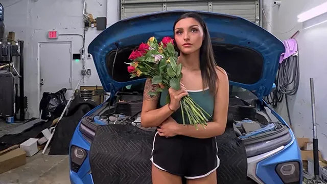 Alexa Jo Fucks Mechanic For Roadside Assistance Payment